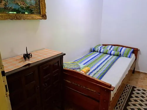 Spavaća soba sa krevetom za jednu osobu u Etno-kući Leka